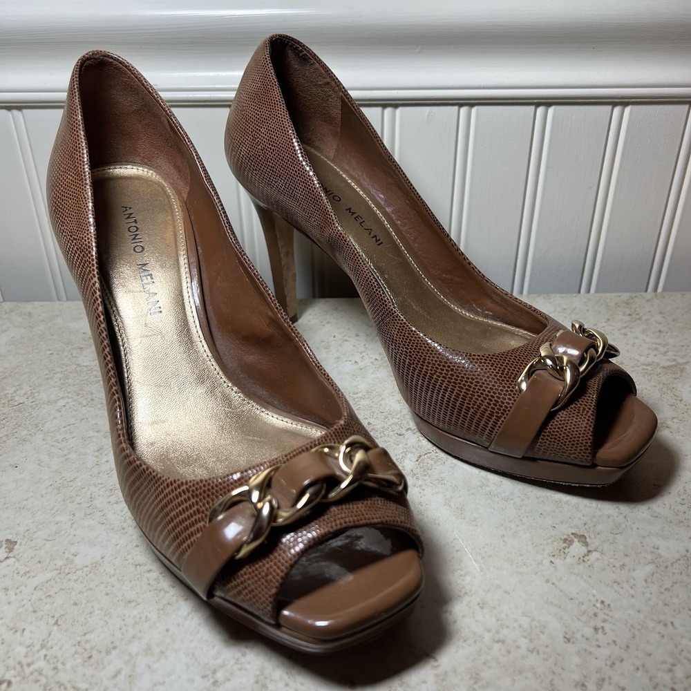 Antonio‎ Melani Faux-Lizard Peep-Toe Pumps Size 8M Tan Gold Chain Accent Heel